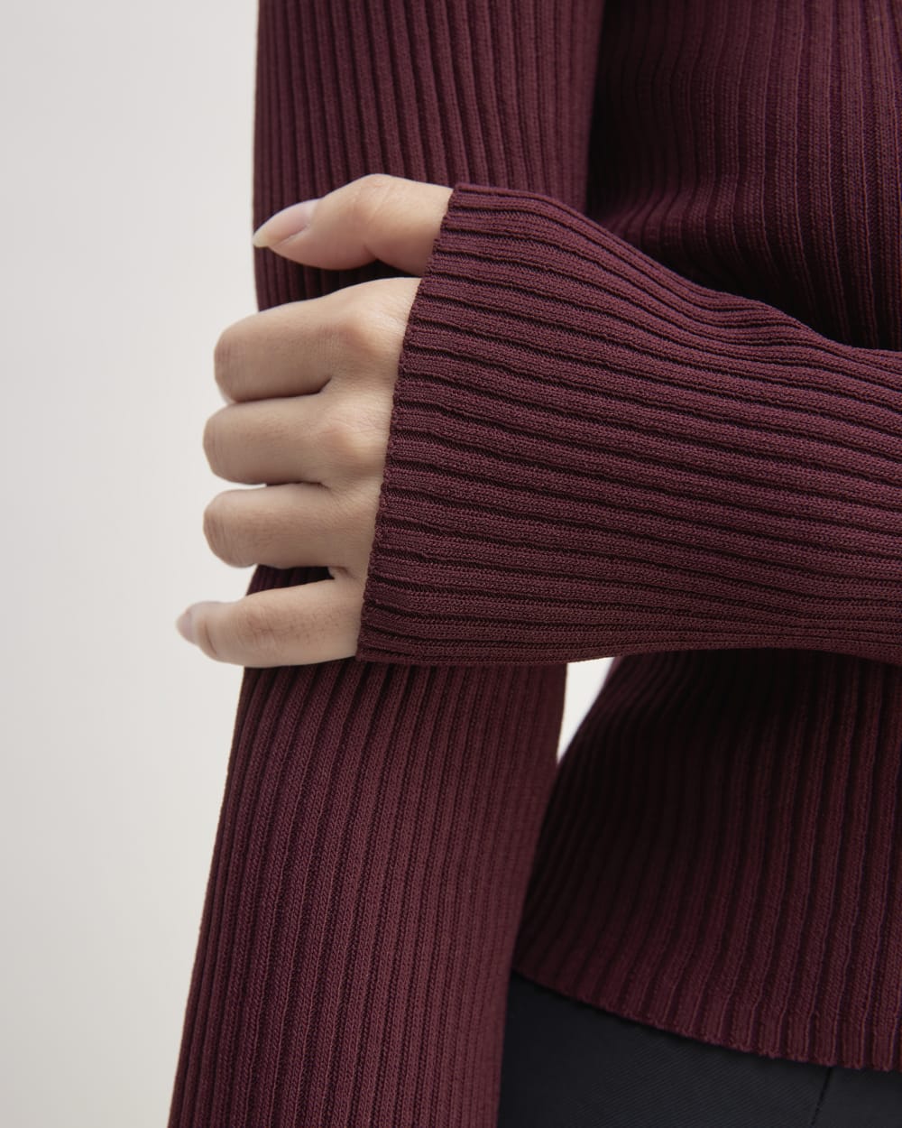 The Ribbed Cropped Cardigan | Burgundy - Image 5