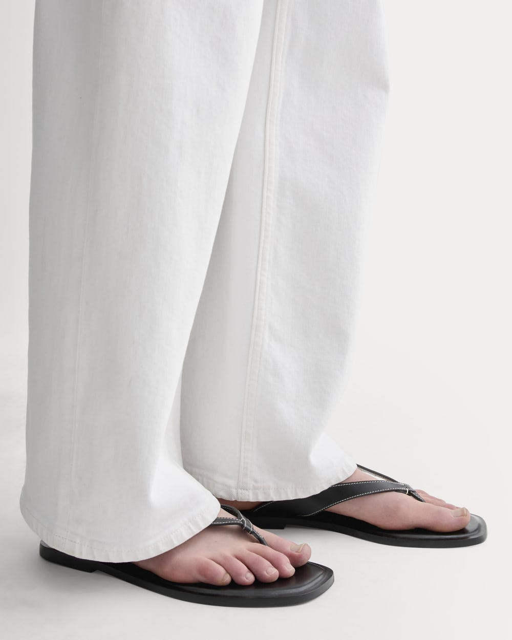 The Leather Flip Flop | Black - Image 5