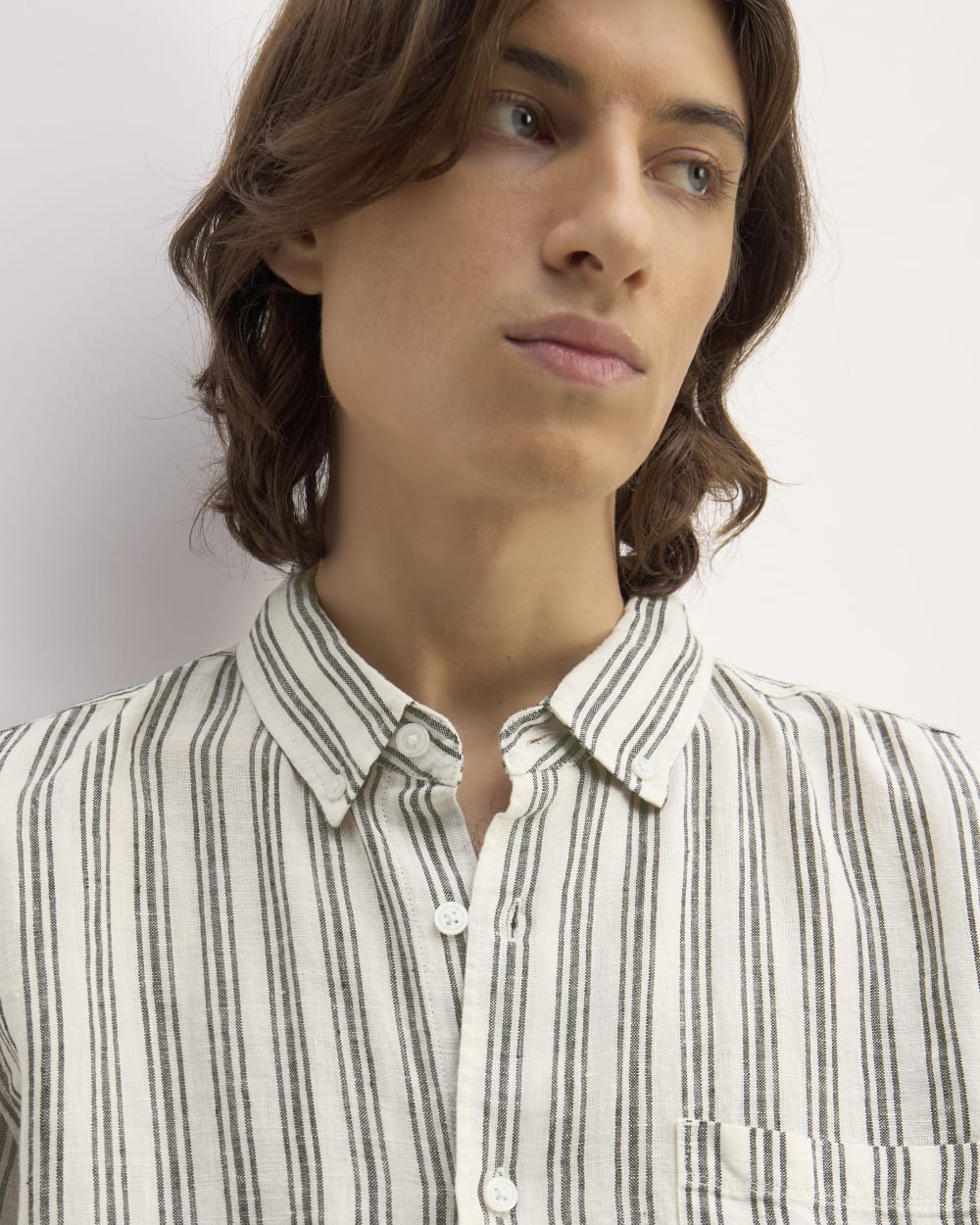 The Classic Short-Sleeve Shirt in Linen | Bone / Black - Image 4