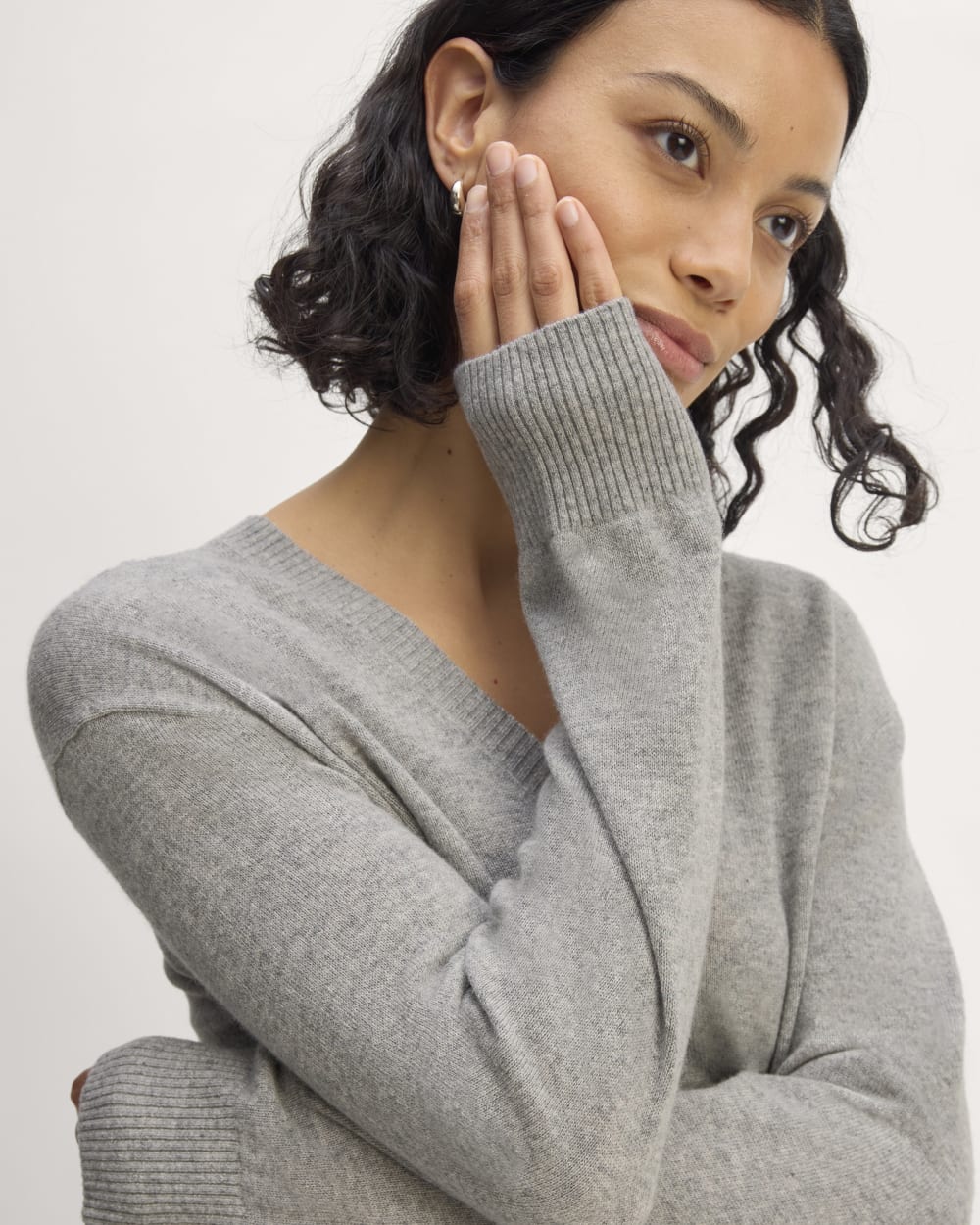 The Classic V in Cashmere | Light Heather Grey - Image 4