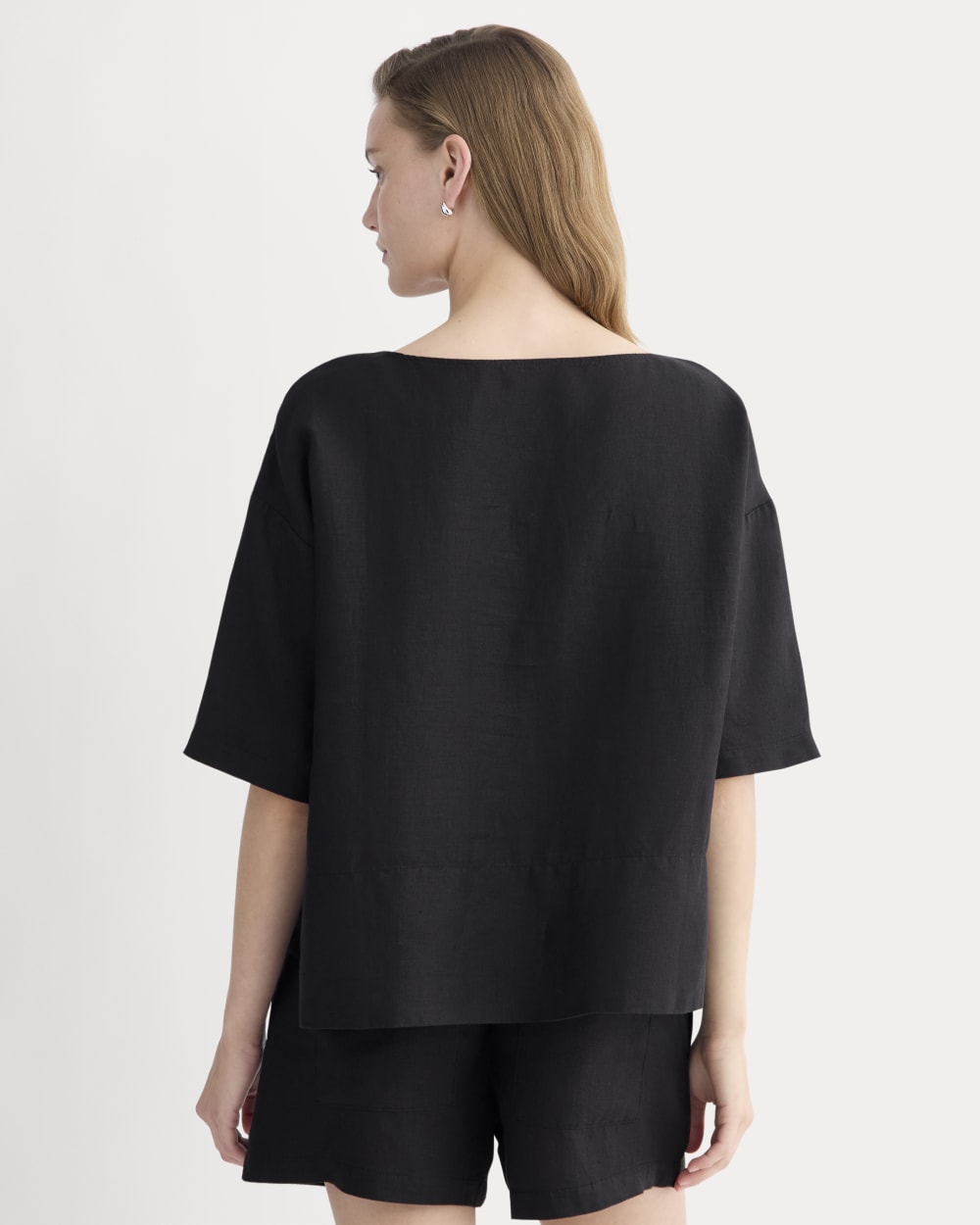 The Boatneck Top in Linen | Black - Image 5