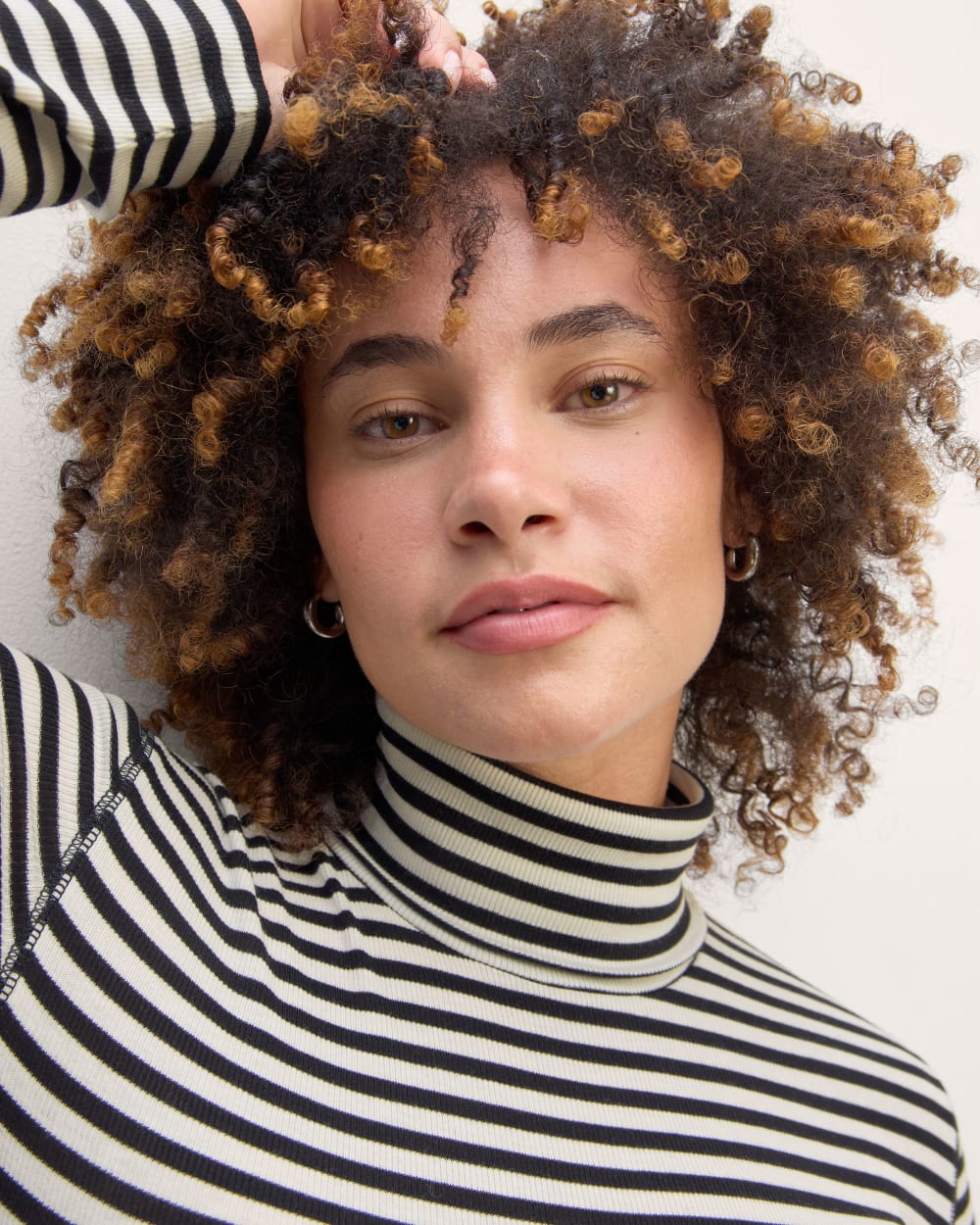 The Luxe Rib Turtleneck | Bone / Black - Image 3