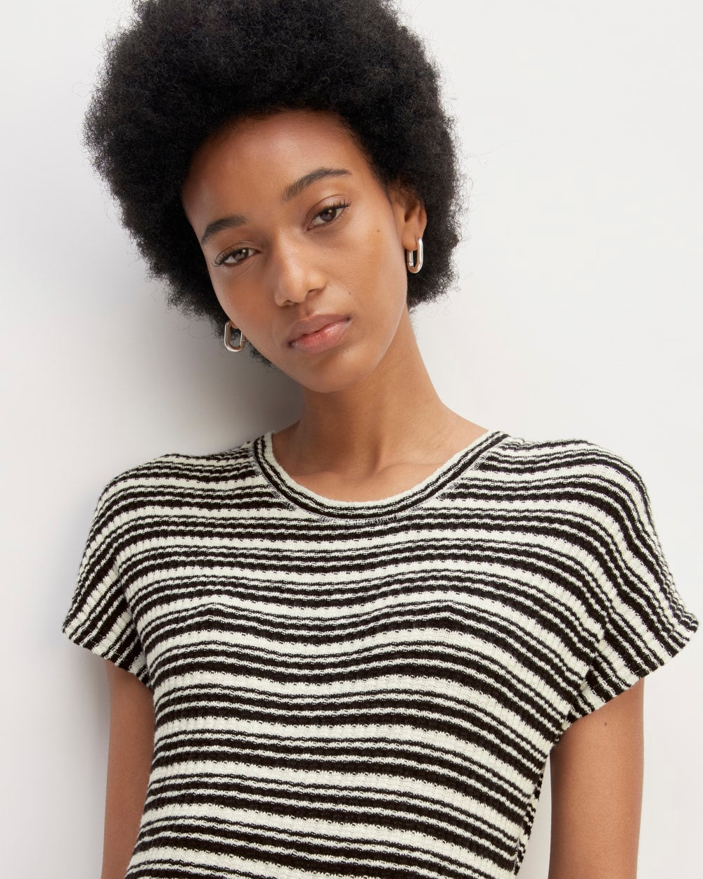 The Rib-Knit Cap-Sleeve Midi Dress | Bone / Black - Image 4