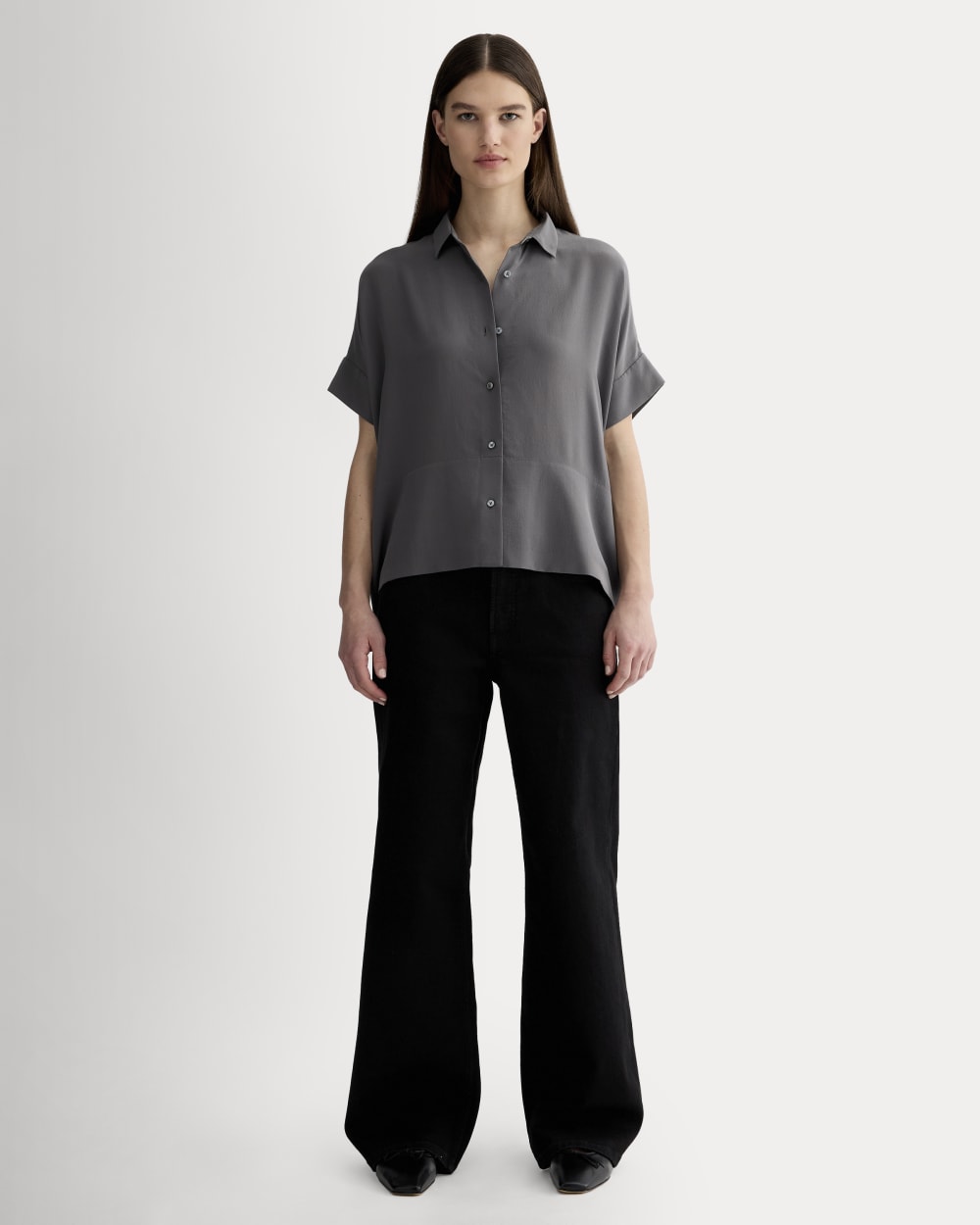 The Boxy Shirt in Washable Silk | Graphite - Image 4