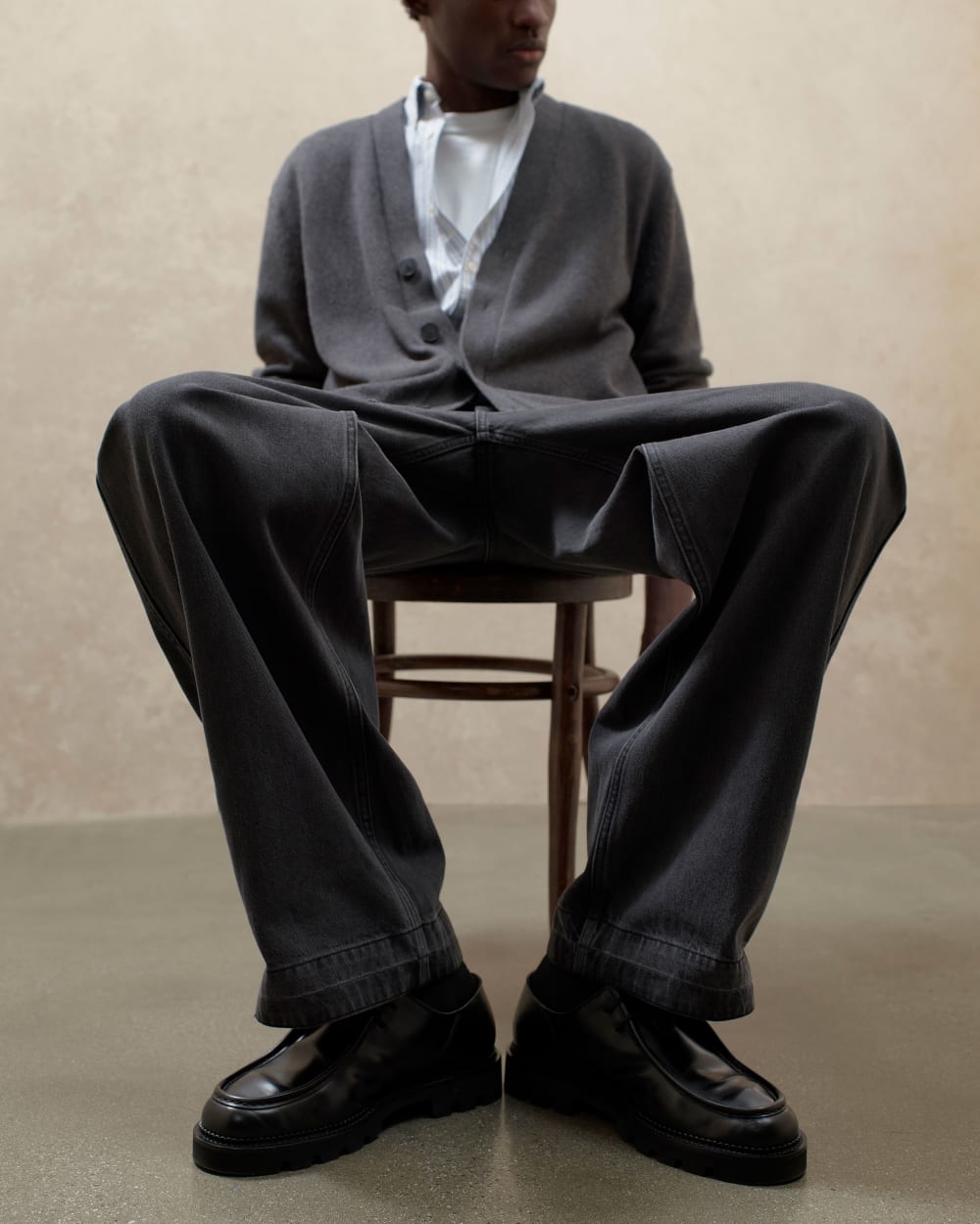 The Classic Cardigan in Everyday Cotton | Heathered Soot - Image 8