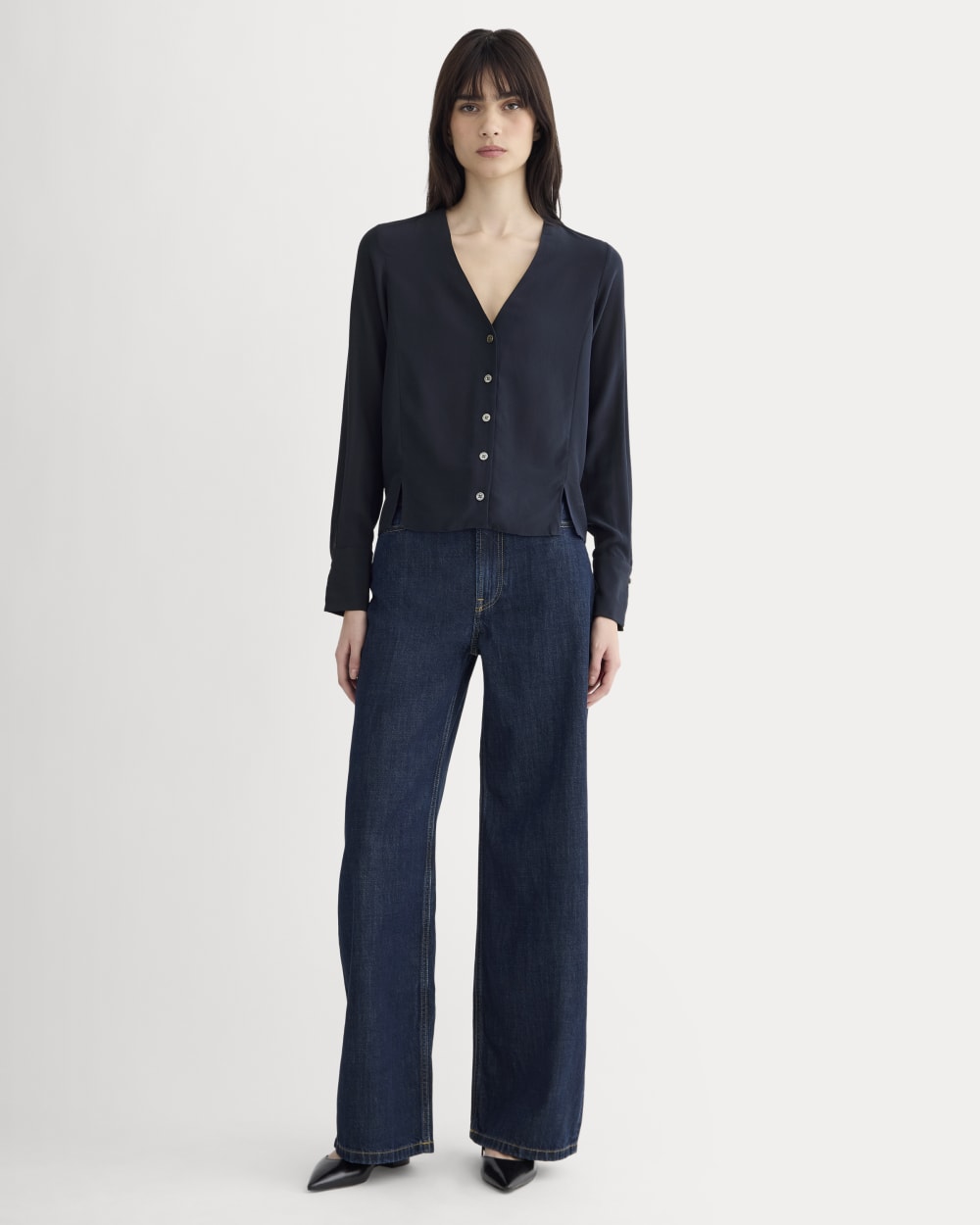 The V-Neck Blouse in Washable Silk | Navy - Image 3