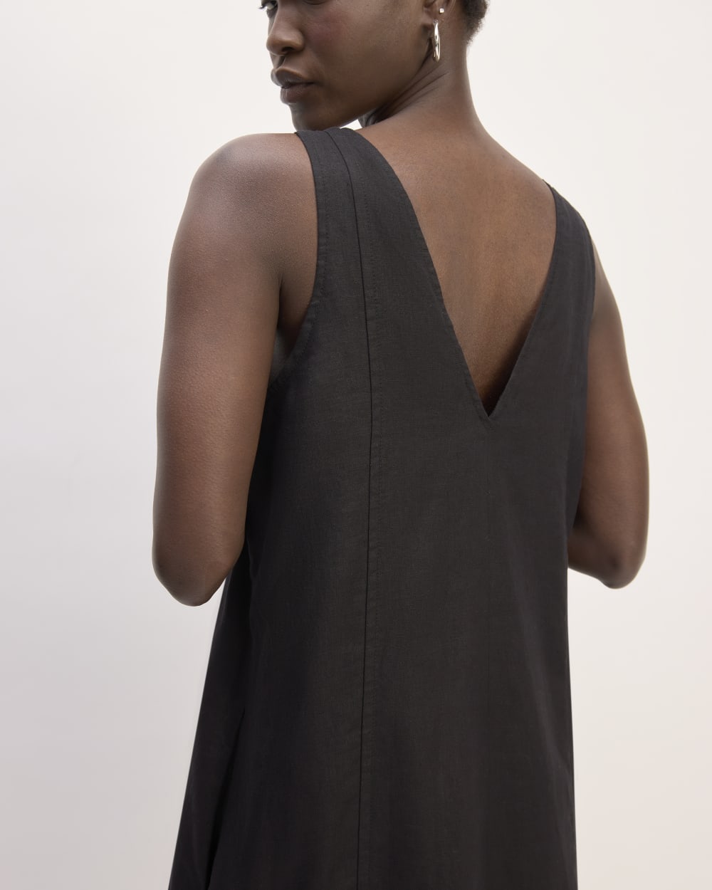 The Linen V-Neck Midi Dress | Black - Image 5