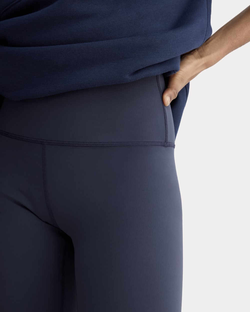 The Perform 24/7 Legging | Navy | 28 Inseam - Image 4