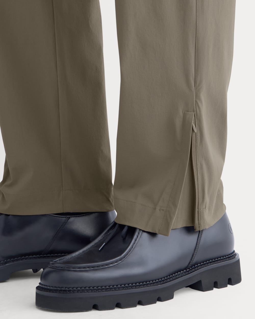 Transit Recycled Nylon Jogger | Deep Taupe - Image 4