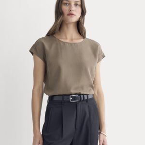 The Muscle Top in Butterlite | Deep Taupe
