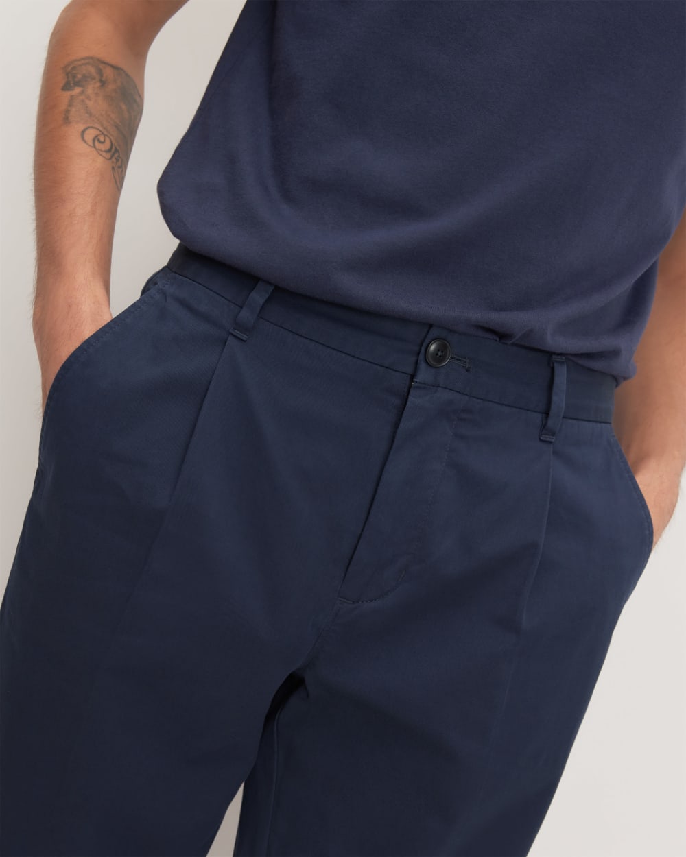 The Pleated Air Chino | Deep Navy - Image 5