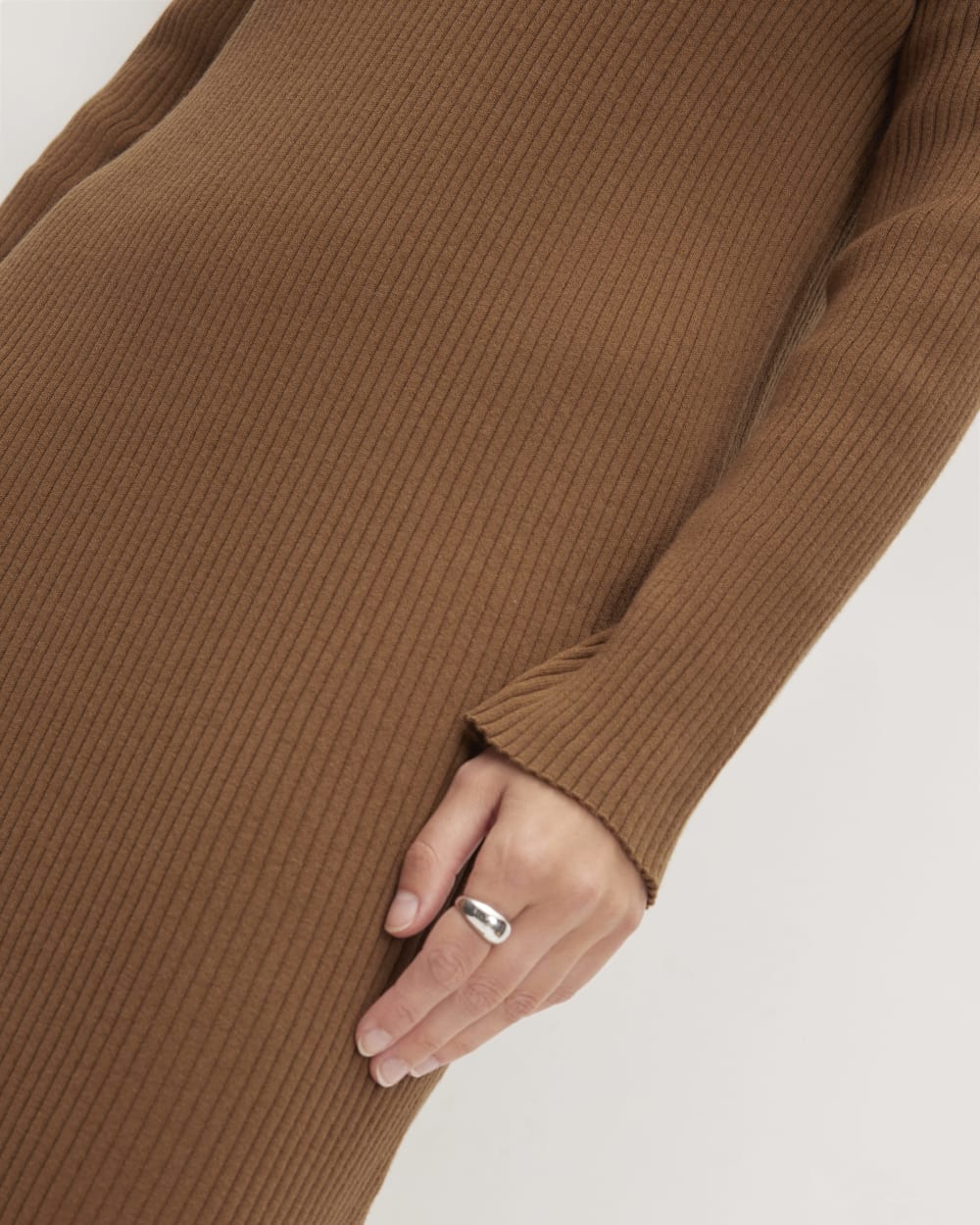 The Cotton-Merino Turtleneck Dress | Rich Camel - Image 5