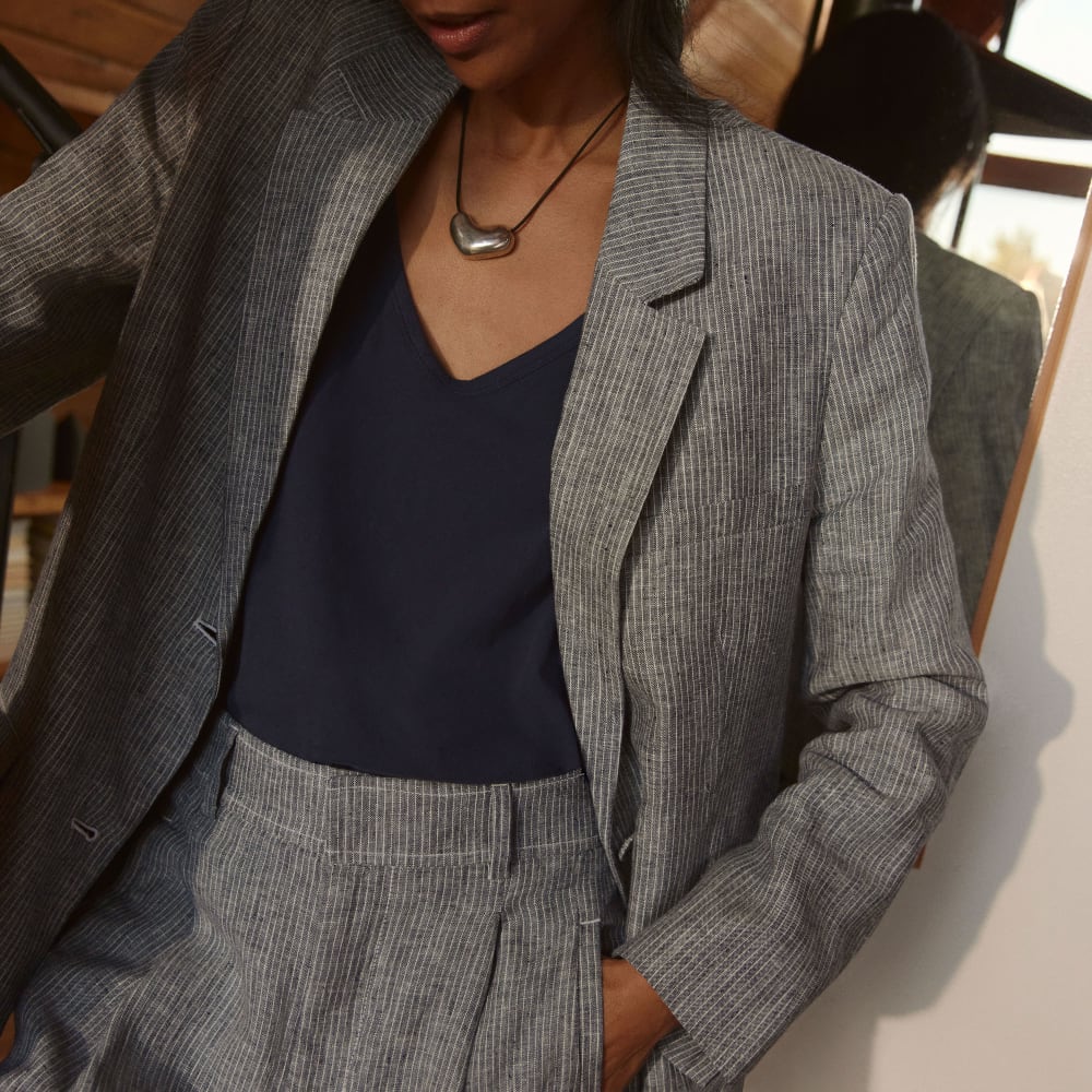 The Oversized Blazer in Linen | Canvas Tan / Navy - Image 7