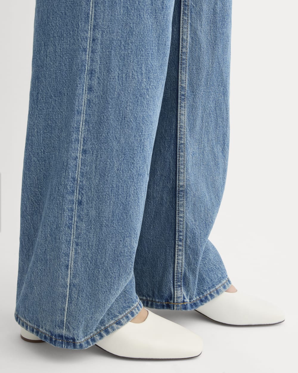 The Gallery Pump | Canvas - Image 3