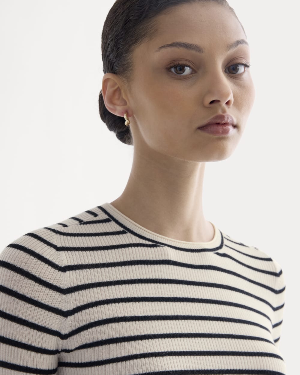 The Cropped Crew Top in Ultrafine Merino | Parchment / Black - Image 4