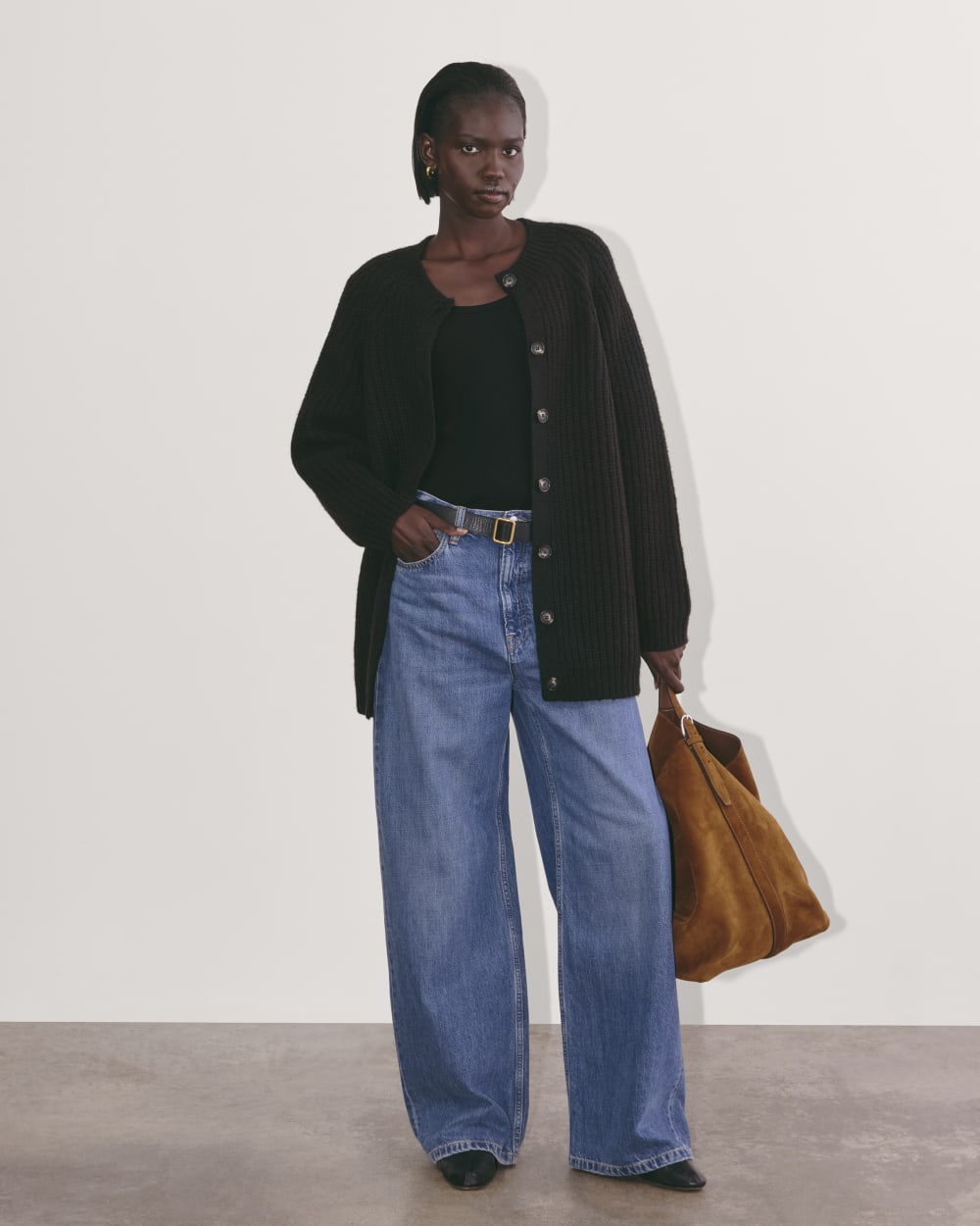 The Fisherman Cardigan in Cloud | Black - Image 4