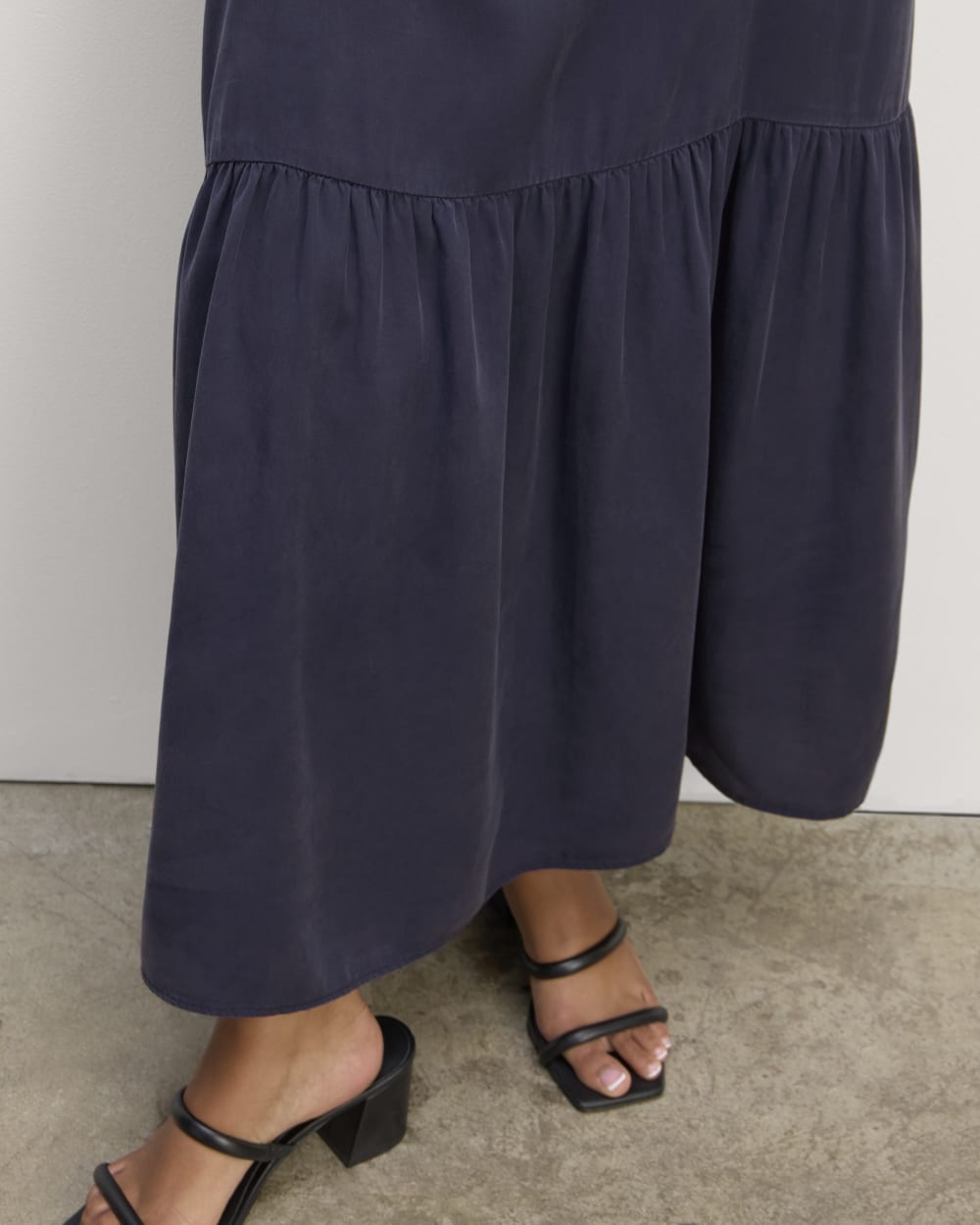 The Long Weekend Dress in Butterlite | Navy - Image 4