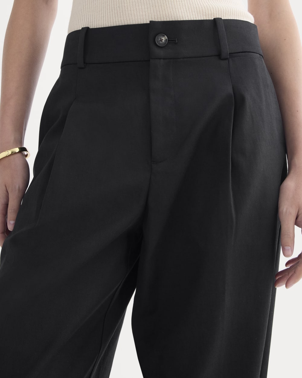 Wide-Leg Trouser in Buttersmooth | Black | 30 Inseam - Image 4