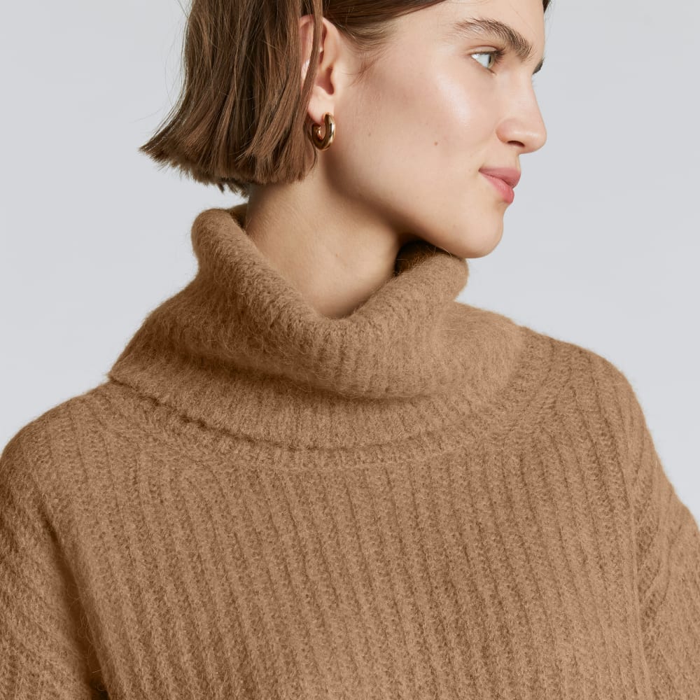 The Alpaca Oversized Turtleneck | Cappuccino - Image 4