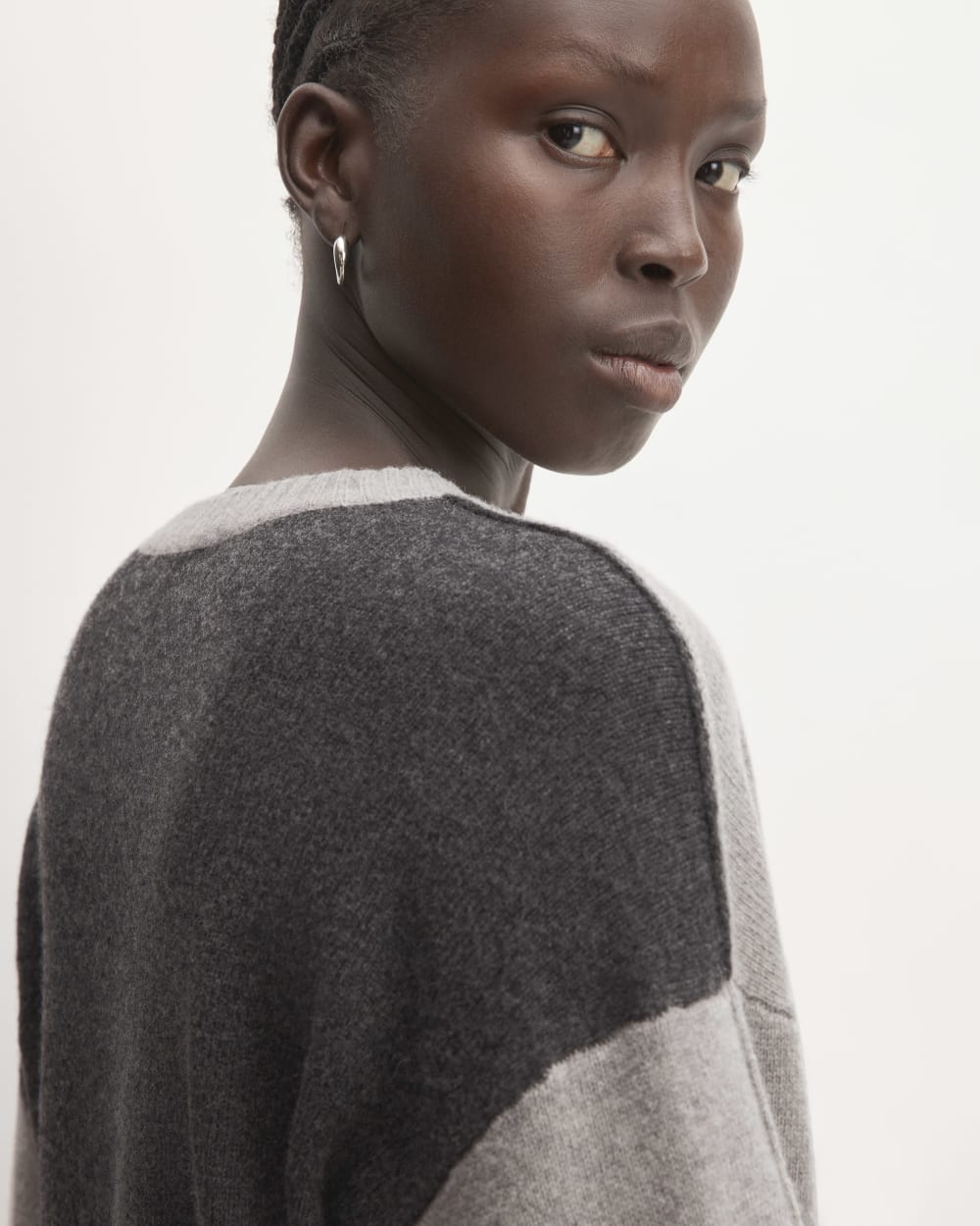 The Good Merino Wool Crewneck Sweater | Hare Grey / Graphite - Image 4