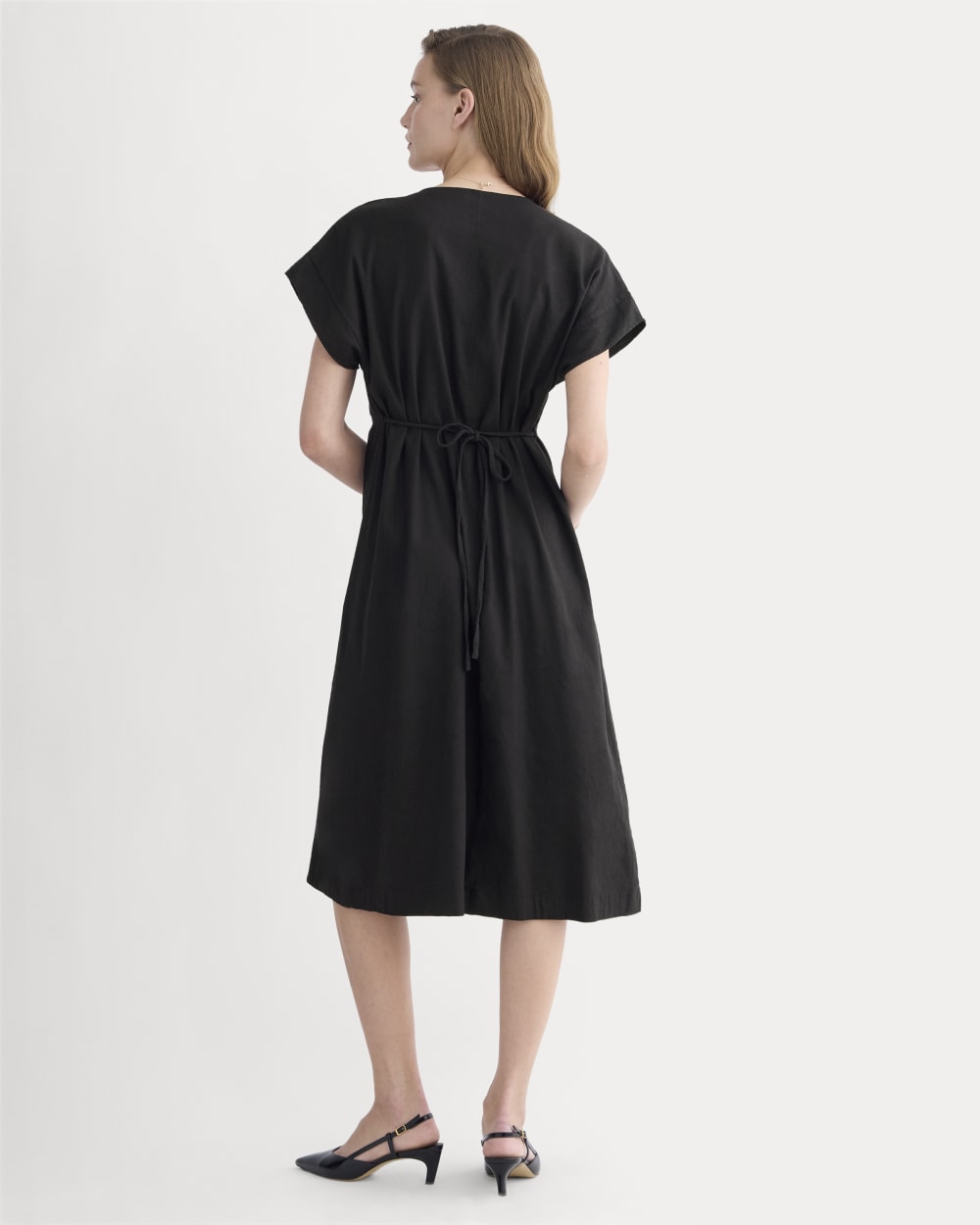 The Tie-Back Dress in Stretch Linen | Black - Image 4