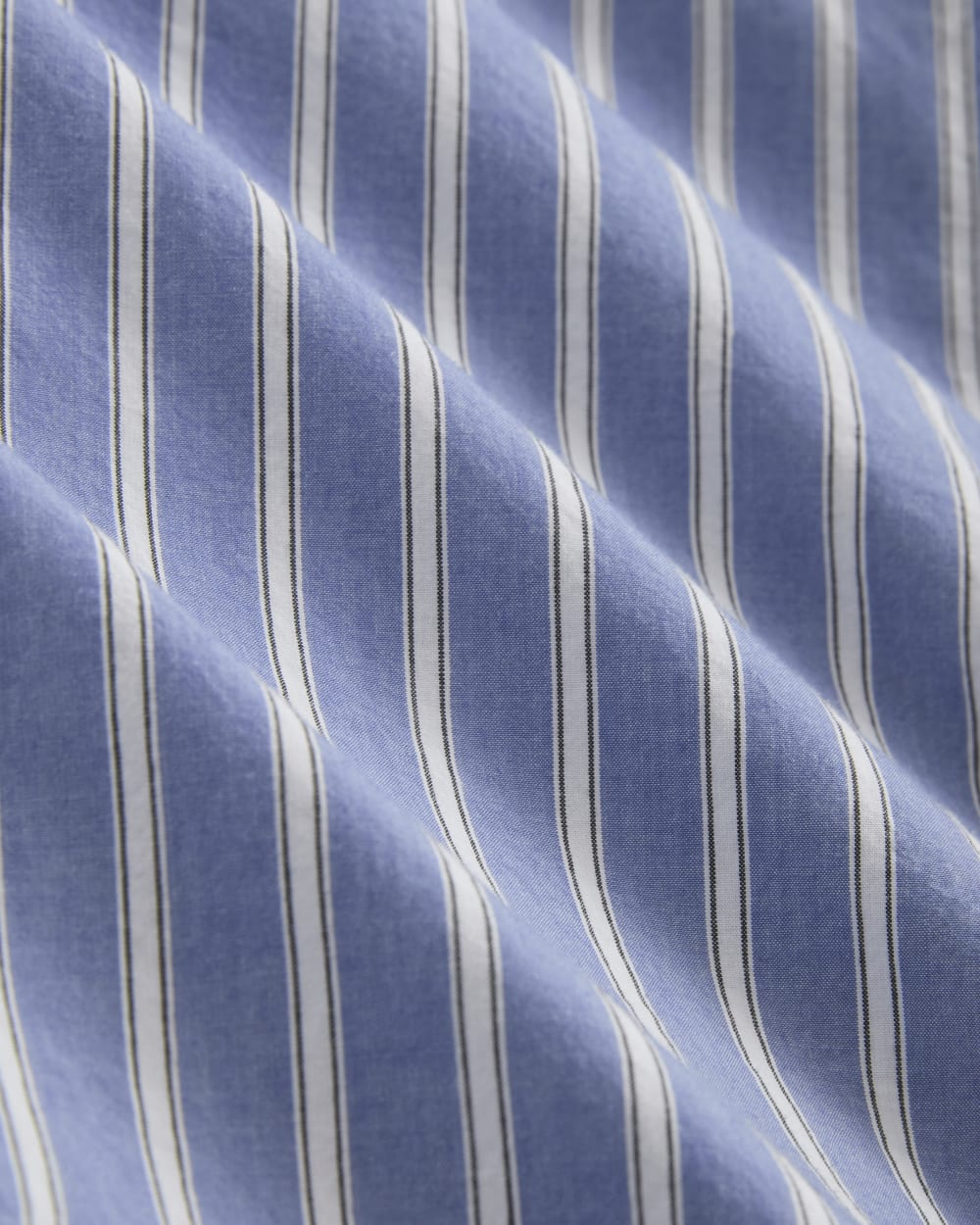 The Boyfriend Shirt in Ultrasoft Cotton | Dutch Blue / Bone - Image 6