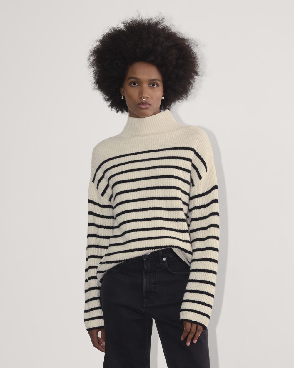 The Fisherman Turtleneck in Wool Cashmere | Bone / Black
