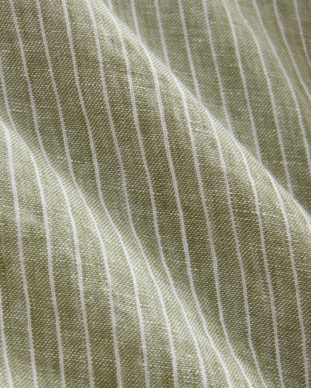 The Resort Shirt in Linen | Oil Green / White - Image 6