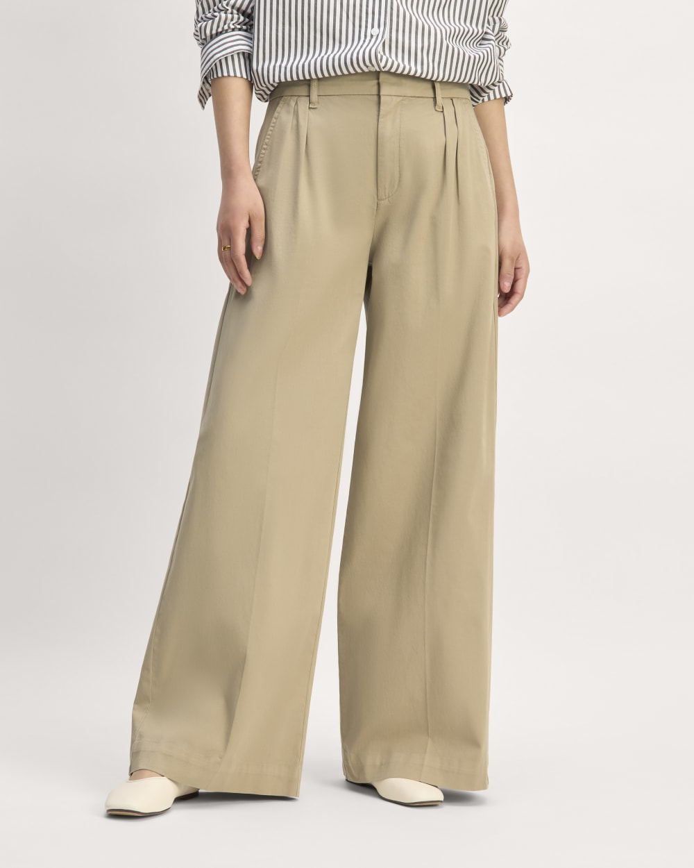 The Pleated Wide-Leg Chino | Trench Coat Khaki - Image 3