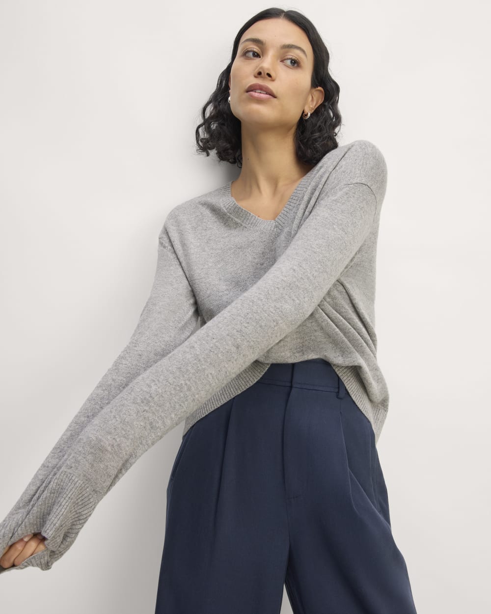 The Classic V in Cashmere | Light Heather Grey