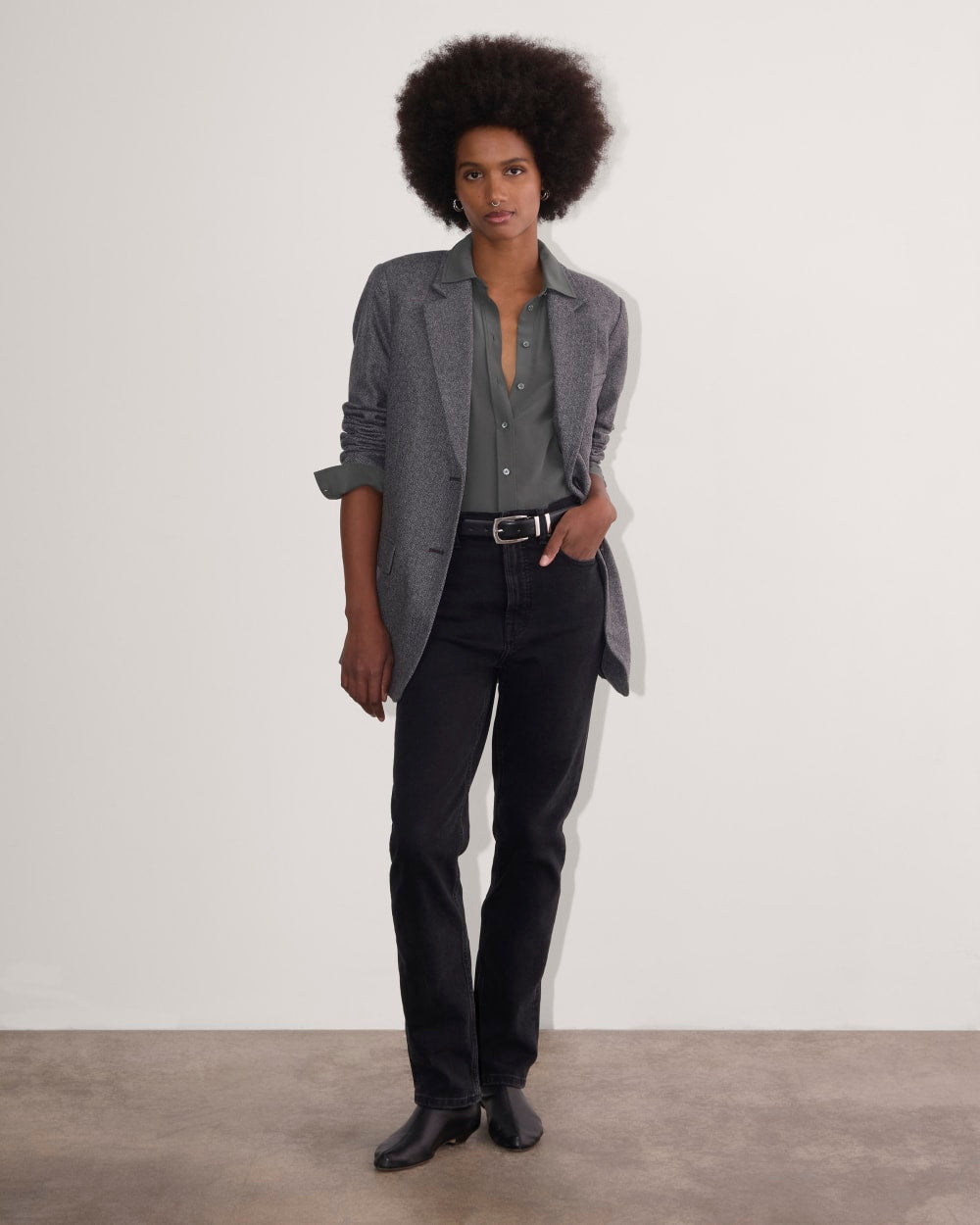 The Must-Have Shirt in Washable Silk | Graphite - Image 4