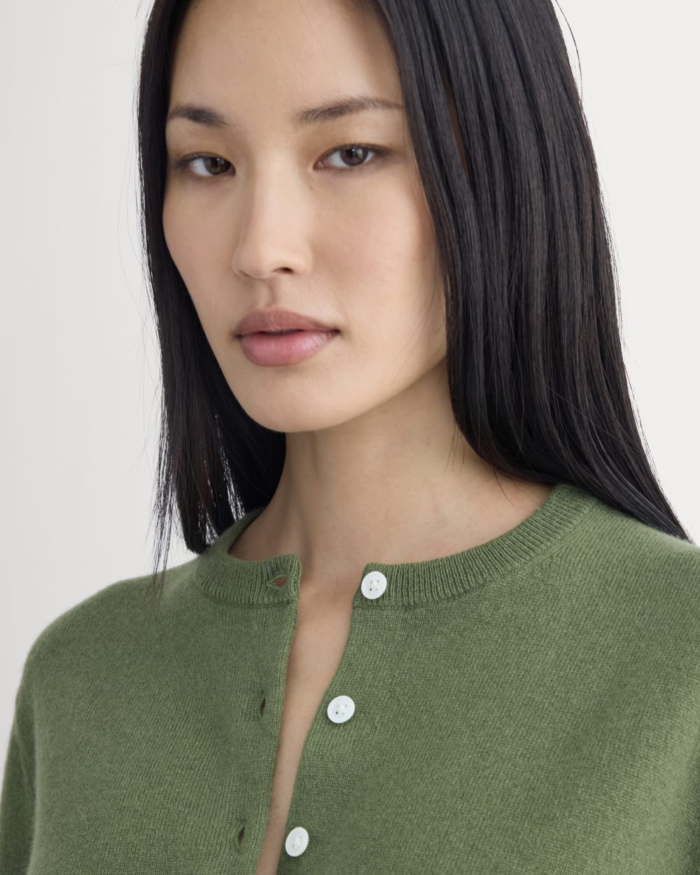 Cashmere Cropped Cardigan | Forest Green - Image 4