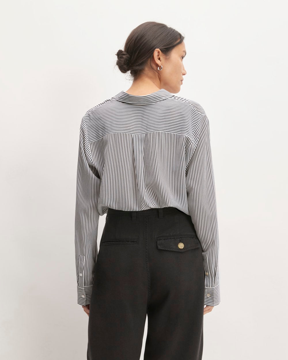 The Must-Have Shirt in Washable Silk | Black / White - Image 6