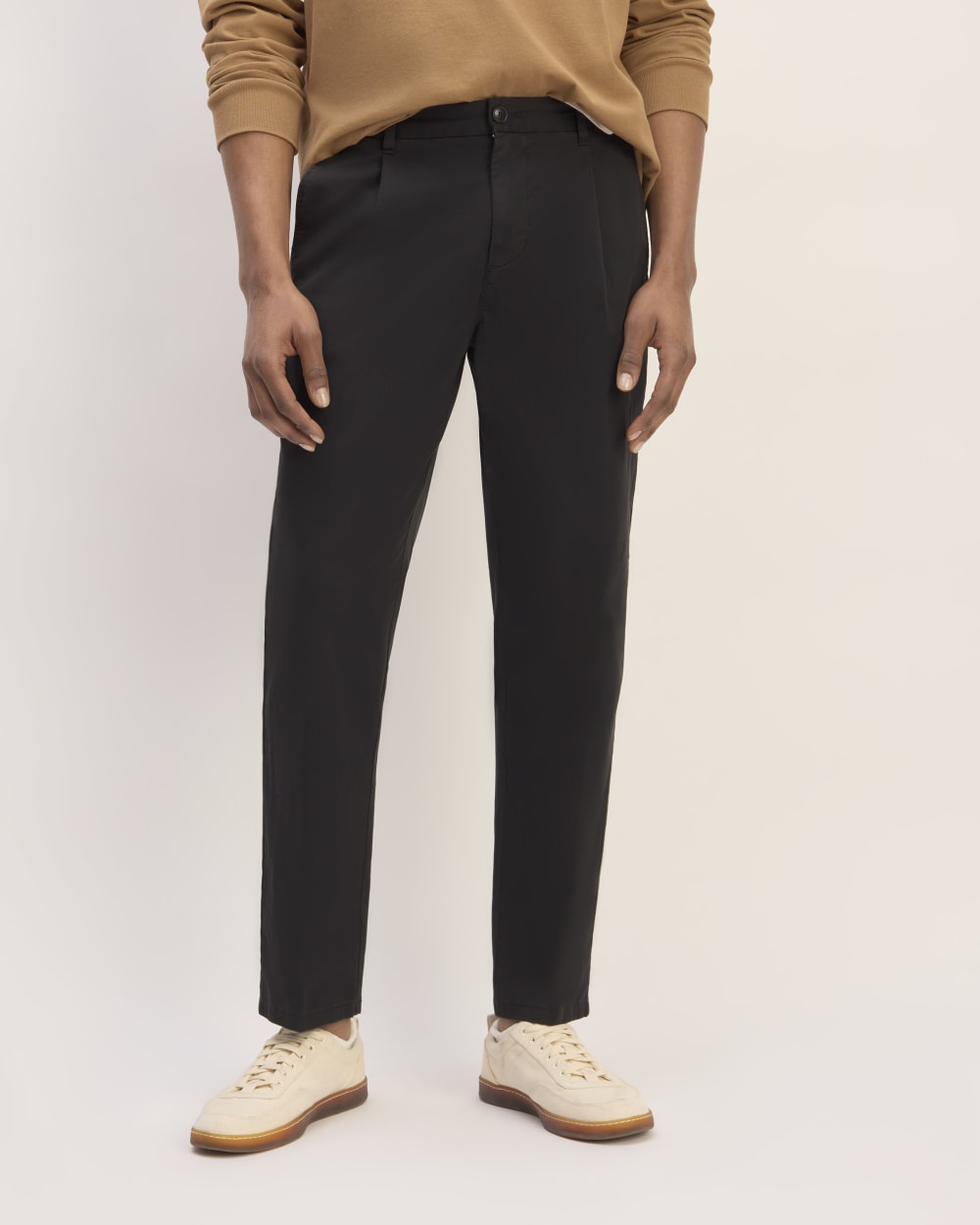 The Pleated Air Chino | Black