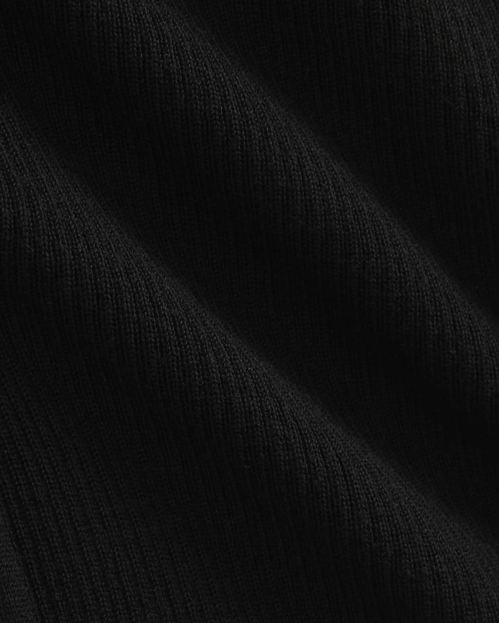 The Short-Sleeve Henley in Ultrasoft Merino | Black - Image 6