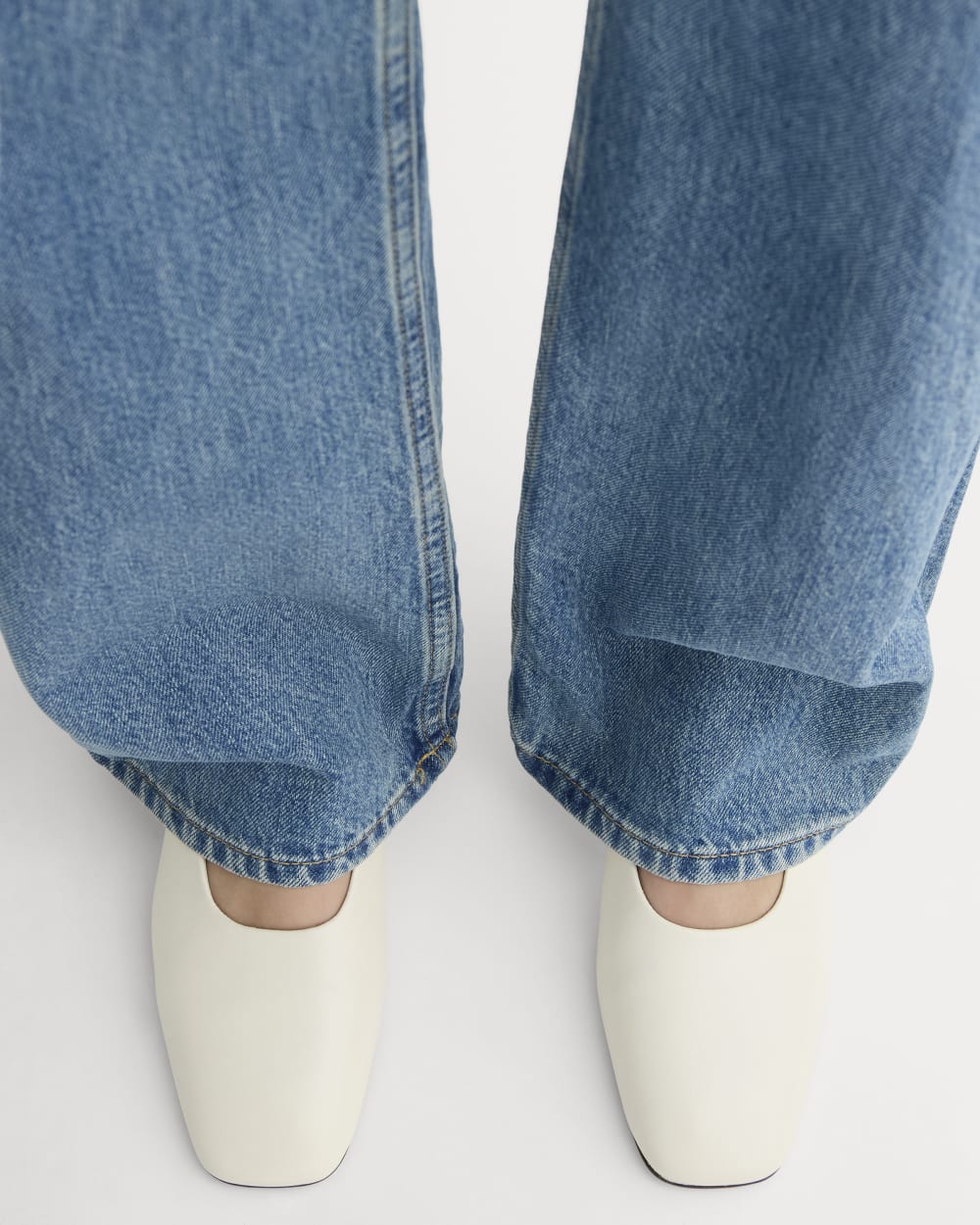 The Gallery Pump | Canvas - Image 4