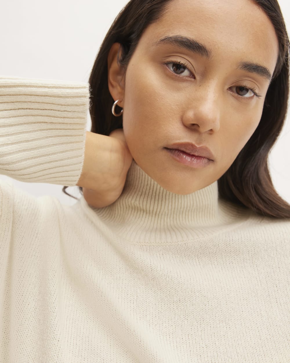 The Cashmere Oversized Turtleneck | Bone - Image 4