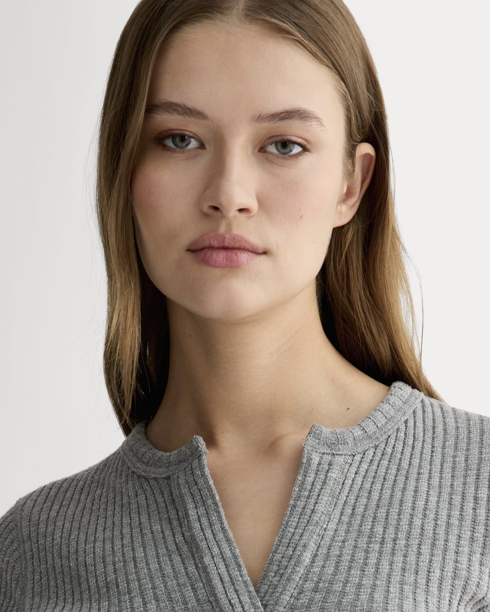 The Rib-Knit Short-Sleeve Henley | Mid Heather Grey - Image 4