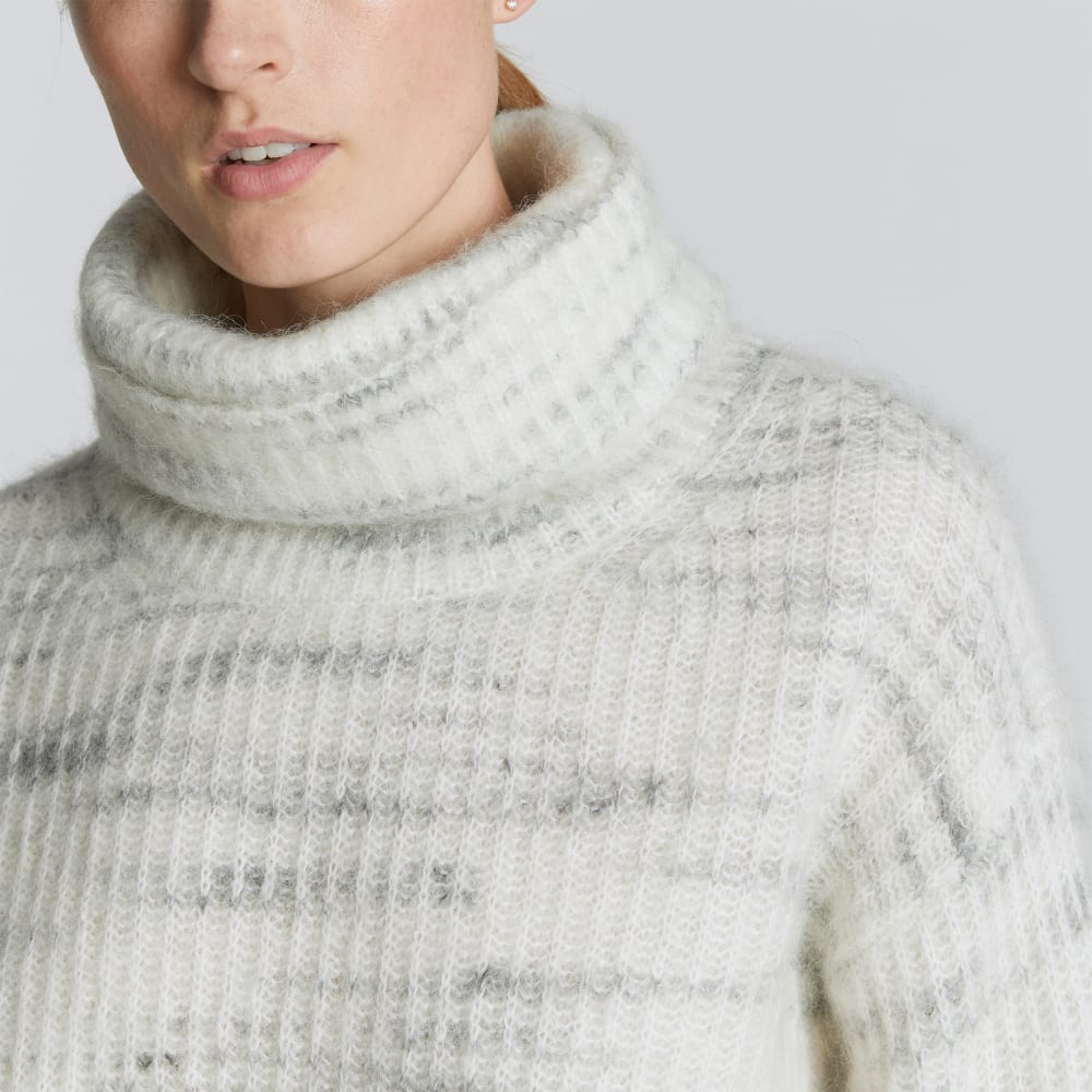 The Alpaca Oversized Turtleneck | Light Grey Heather - Image 4