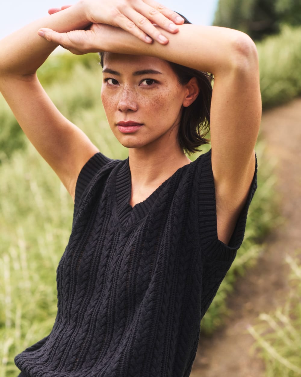 The Mesh Cable Vest in Everyday Cotton | Black - Image 7