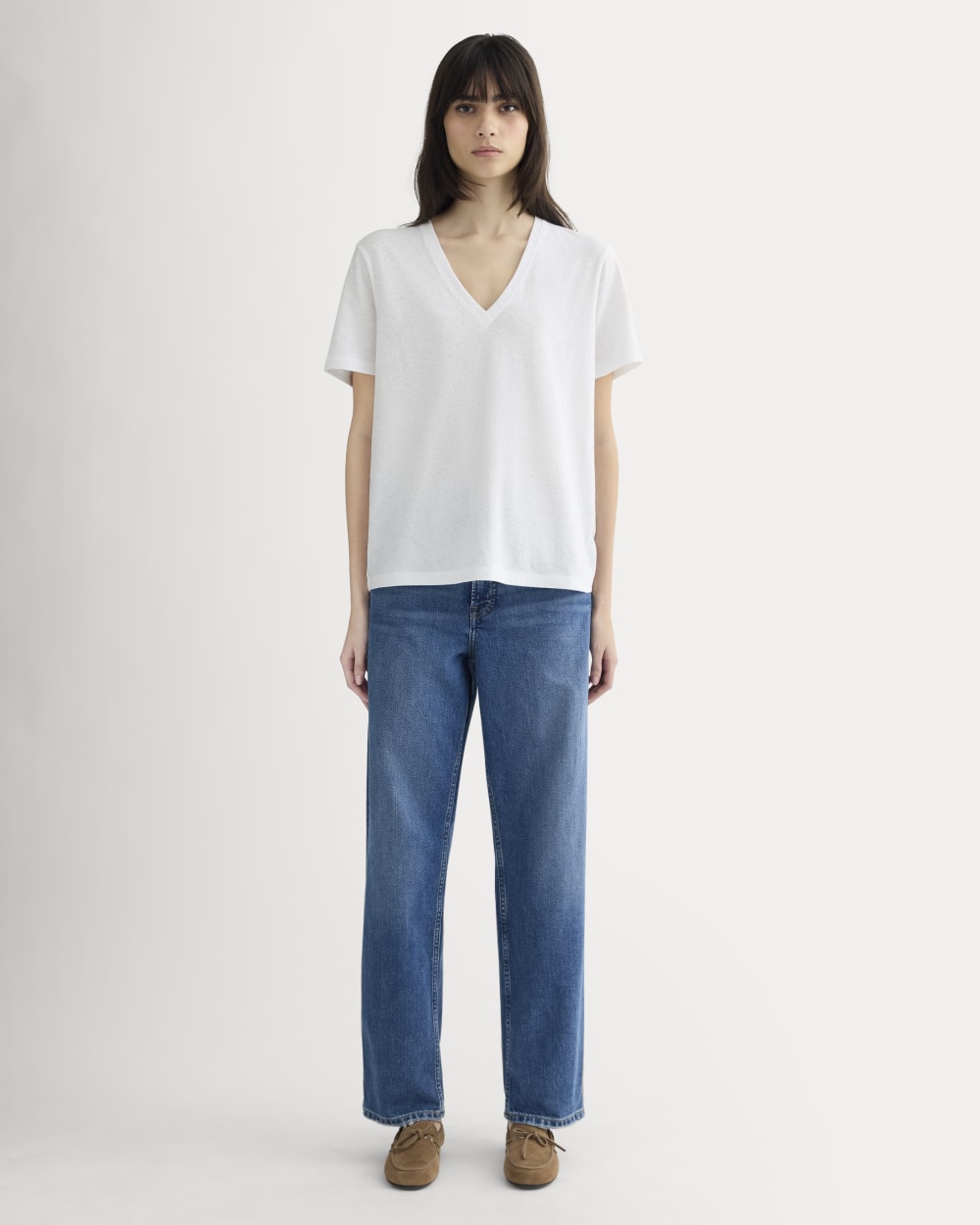 The Slouchy V-Neck Tee in Cotton Linen | White - Image 3
