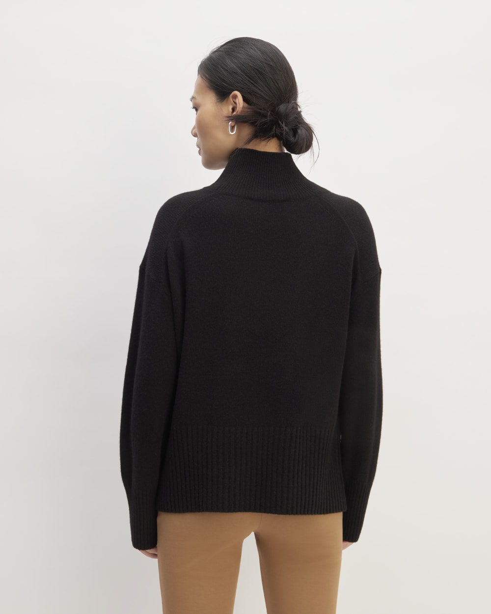 The Cashmere Oversized Turtleneck | Black - Image 6