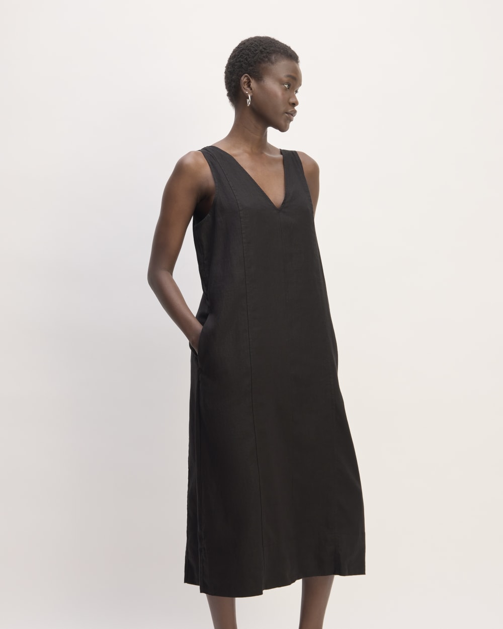 The Linen V-Neck Midi Dress | Black - Image 3
