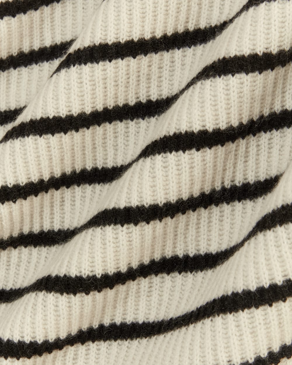 The Fisherman Turtleneck in Wool Cashmere | Bone / Black - Image 6