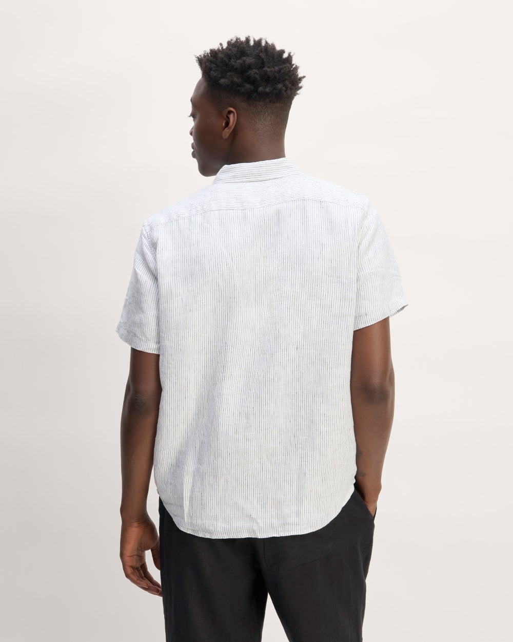 The Classic Short-Sleeve Shirt in Linen | White / Black - Image 6
