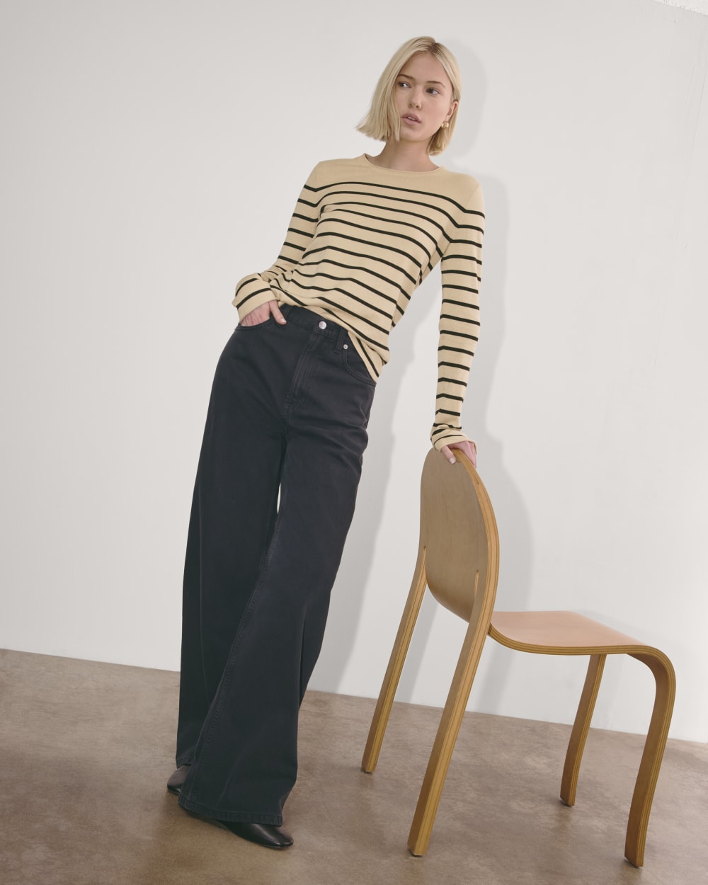 The Crew in Cotton Cashmere | Powder / Black - Image 4