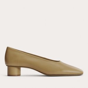 The Gallery Pump | Light Taupe