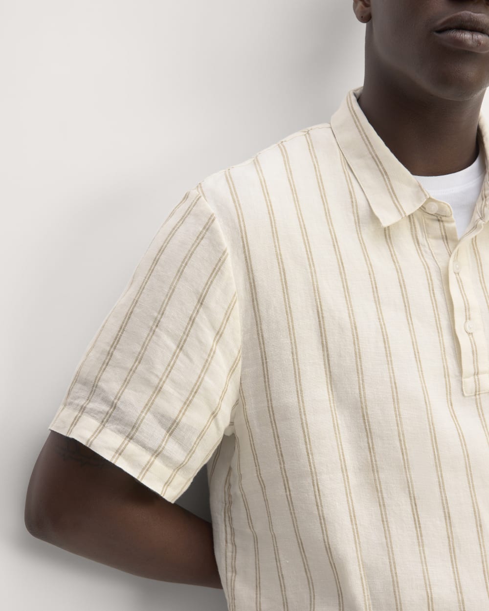The Linen Short-Sleeve Popover Shirt | Bone / Cornstalk - Image 4