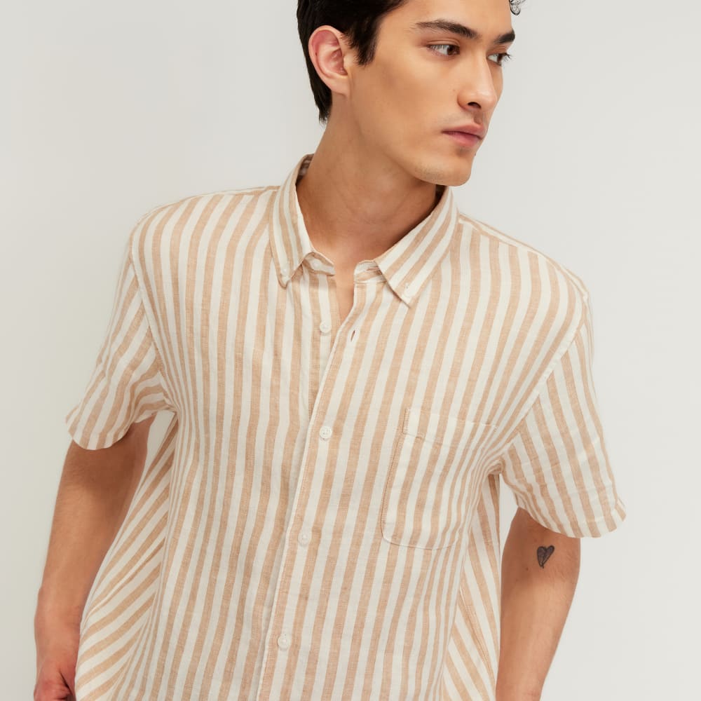The Classic Short-Sleeve Shirt in Linen | Bone / Caramel - Image 4