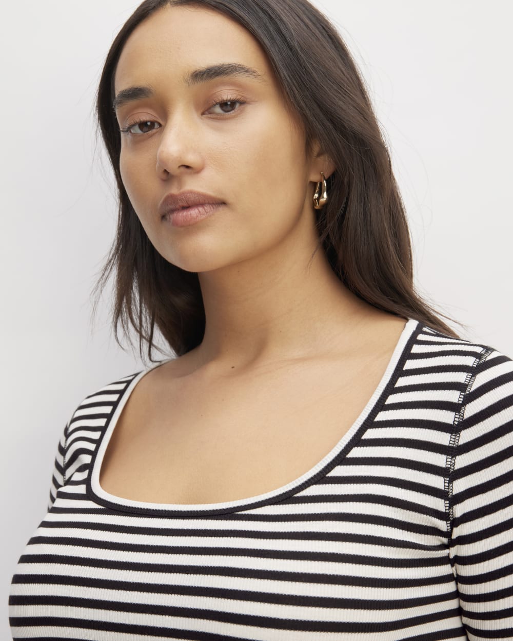 The Luxe Rib Scoop-Neck Tee | Bone / Black - Image 3